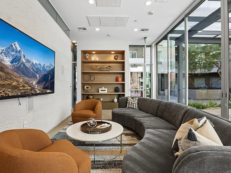 Broadstone Scottsdale Quarter — Photo 10