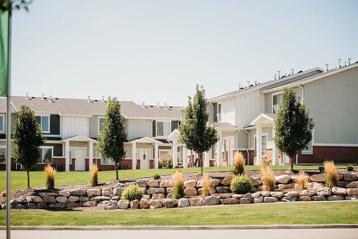 Photo 1 of 35 - Haven Cove Townhomes - West Haven, UT Primary Photo - Haven Cove Townhomes