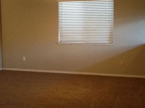 5th image of 3401 Jamestown Dr