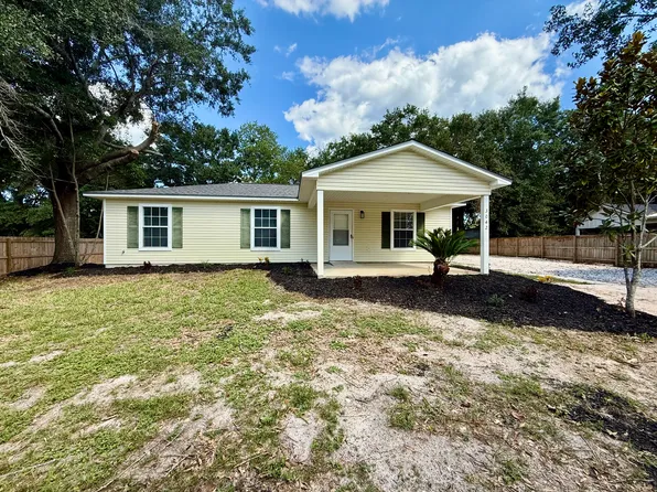 3042 Tiffany Ln, Navarre, FL 32566