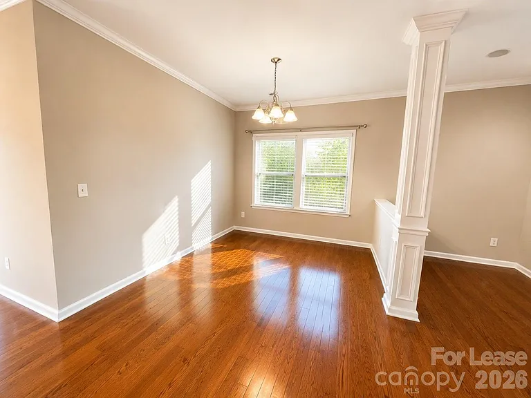 2025 Fuschia Ct — Photo 7