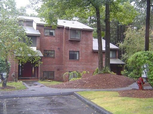 2nd image of 11 Highwood Dr