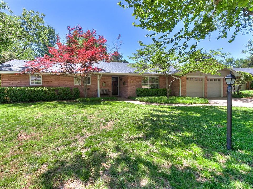 1st image of 2626 Chateau Dr