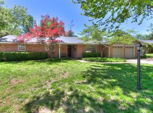 2626 Chateau Dr, Norman, OK 73069