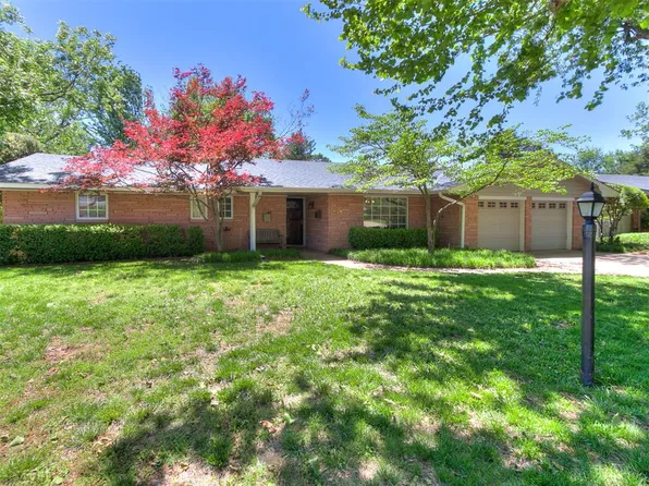 2626 Chateau Dr, Norman, OK 73069