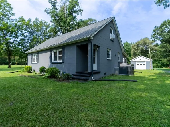 1928 Centerville Tpke S, Chesapeake, VA 23322