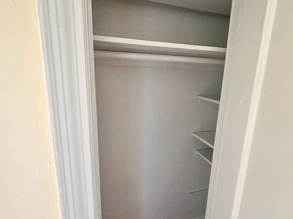 5th image of 25 Cumming St #55