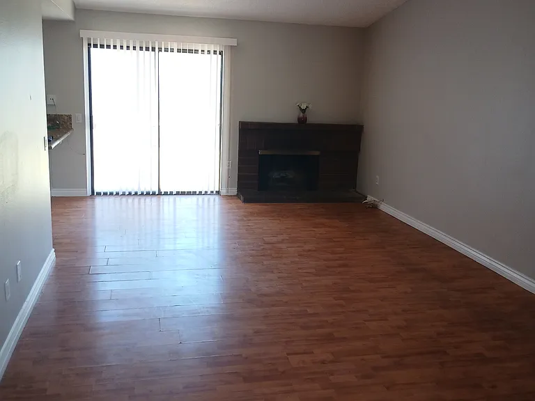 378 E Mariana St — Photo 11