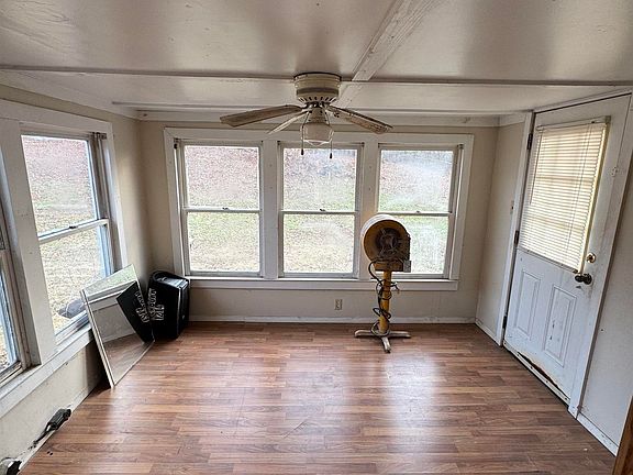 5th image of 1214 Rhodes St