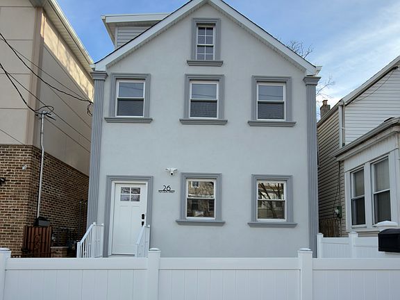 2nd image of 14 Metcalfe St