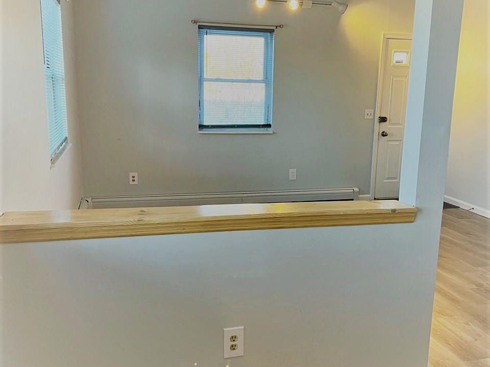1st image of 11 Cherry Ln