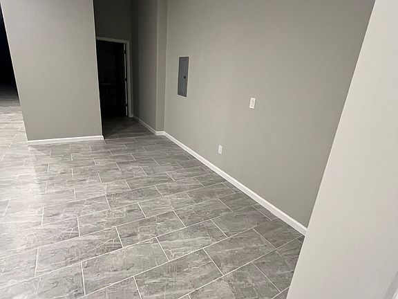 4th image of 52 Holland St Floor 1