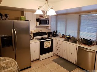 1180 NW 90th Ter, Pembroke Pines, FL 33024