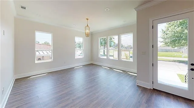 4 bed, 3.0 bath, 1943 sqft, $3,200 — Photo 3