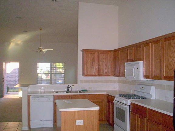 4th image of 2601 S Broadway St APT 23