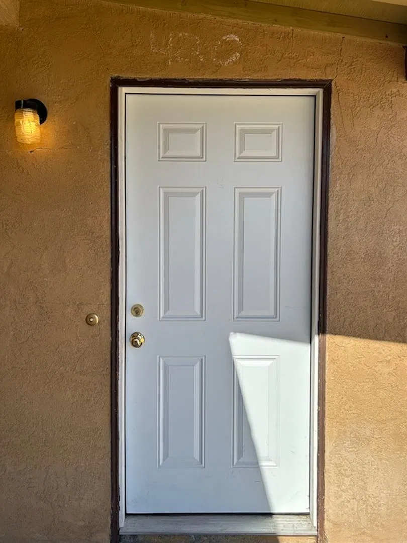 632 E. Commercial Ave. — Photo 1