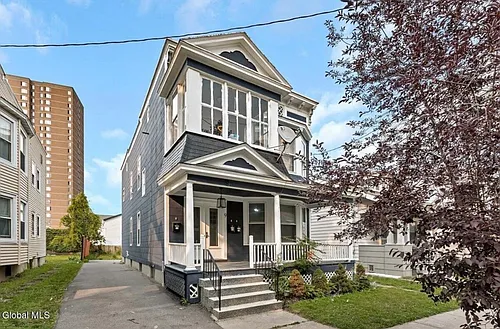 9 Kent St #1 Photo 1