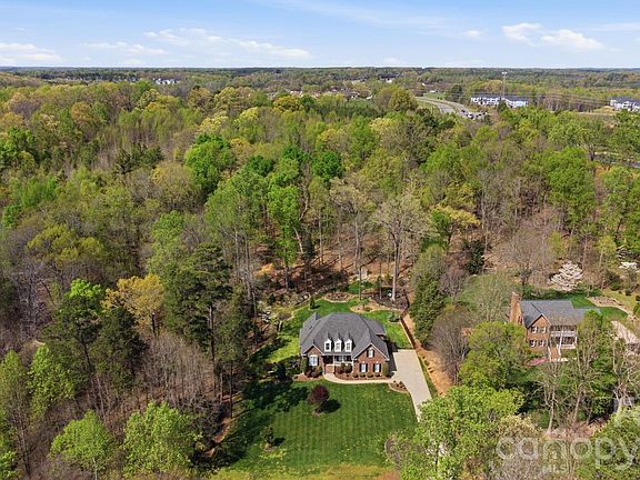 4th image of 5540 Dogwood Blvd