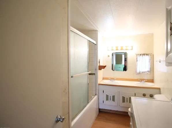 637 E 7th St, Craig, CO 81625