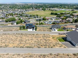 5301 Hershey Ln, West Richland, WA
