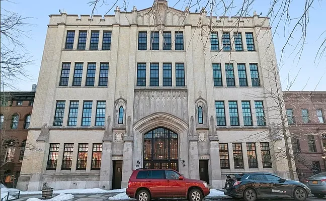 Rented by Compass | media 30