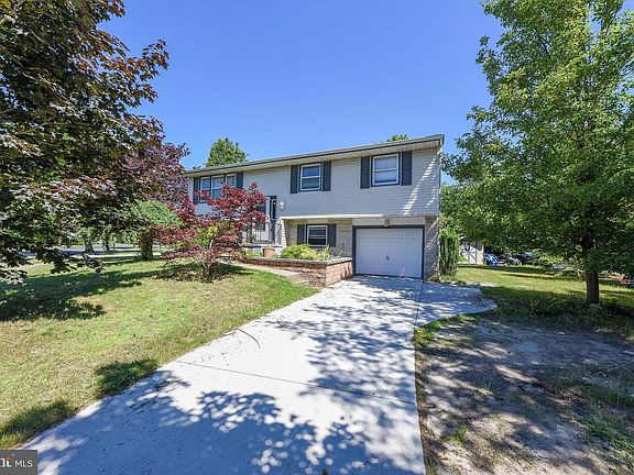 4th image of 35 Chapman Blvd
