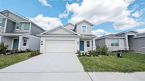 5 bed, 2.5 bath, 2430 sqft, $2,400 — Photo 2