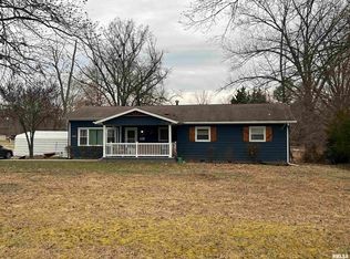 1202 W Church St, Benton, IL 62812