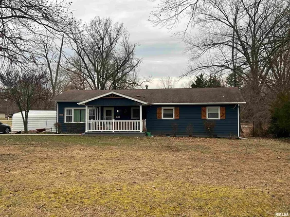 1202 W Church St, Benton, IL 62812
