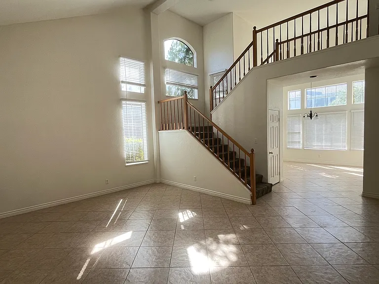 10065 Miracanto Way — Photo 3