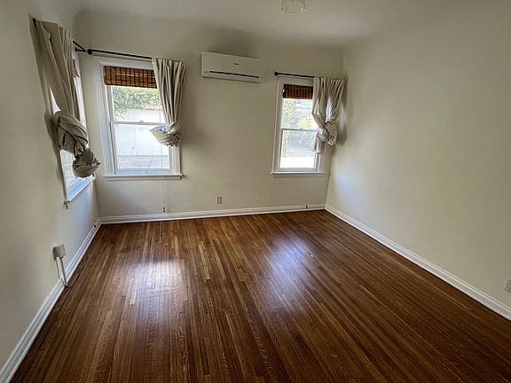 3rd image of 1831 Kelton Ave
