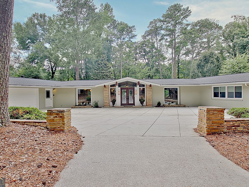 1st image of 626 Golf View Dr