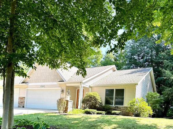 17389 Hazel St #2, Spring Lake, MI 49456