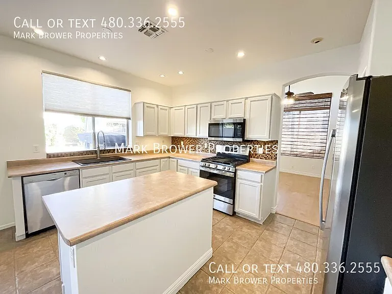 1302 E Elgin Pl — Photo 9