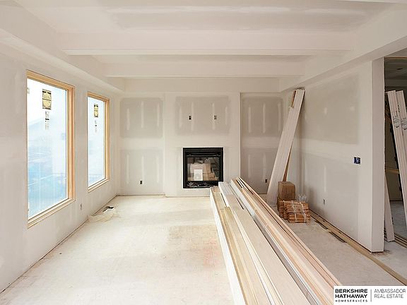 5th image of 10203 S 118th St