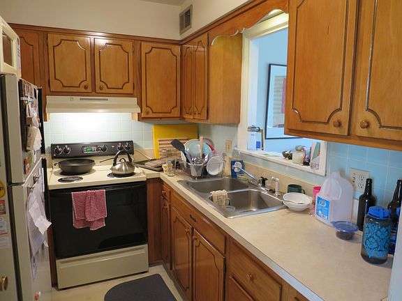 4th image of 3159 Dorris Ave