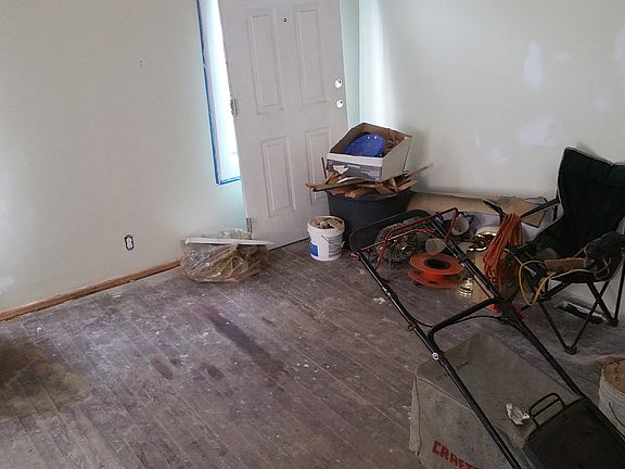 5th image of 2404 Hoitt Ave