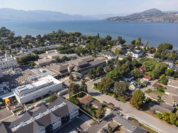408 Royal Ave, Kelowna, BC V1Y 5L3