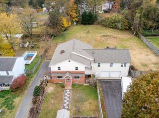 1198 Hunter Rd, Pasadena, MD 21122