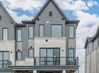 160 Densmore Rd #902, Cobourg, ON K9A 0X7