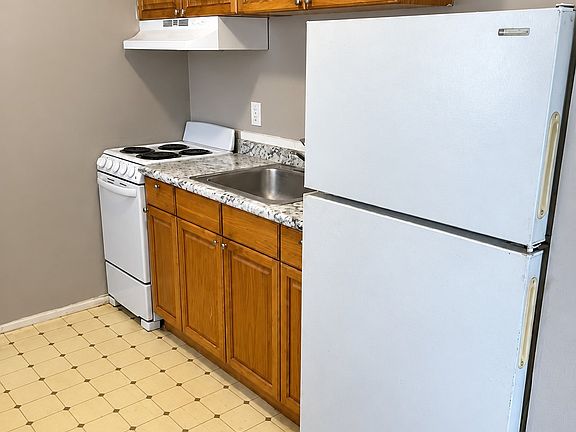 5th image of 4004 W 8th St #1