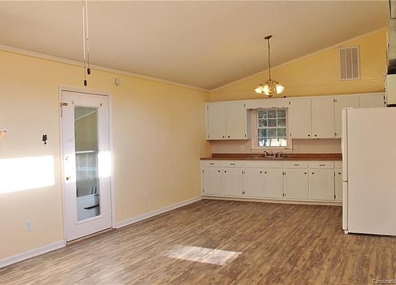 4th image of 2439 Kendlewood Dr