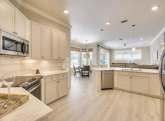 3rd image of 8412 Laurel Lakes Blvd