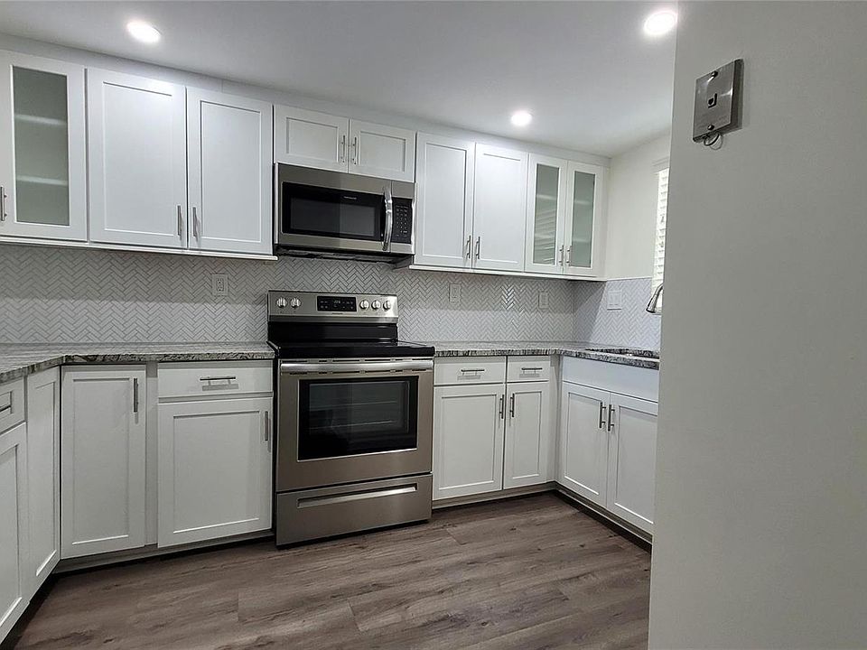 1st image of 3100 W Rolling Hills Cir APT 609
