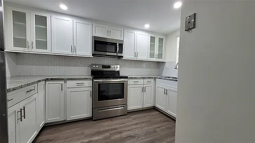 3100 W Rolling Hills Cir Photo 1