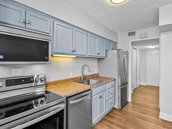 2nd image of 1101 N Elm St Unit 1404