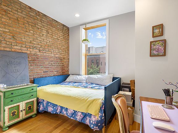 5th image of 33 Lexington Ave #3
