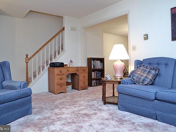 3rd image of 102 Homestead Dr