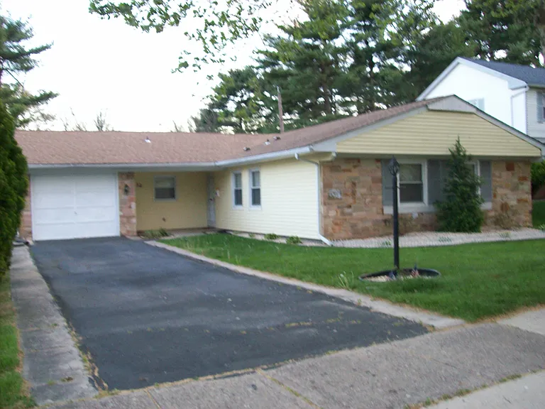 30 Hinsdale Ln — Photo 6
