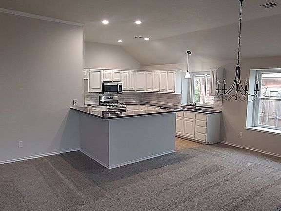 3rd image of 1078 Cinderwood Cir